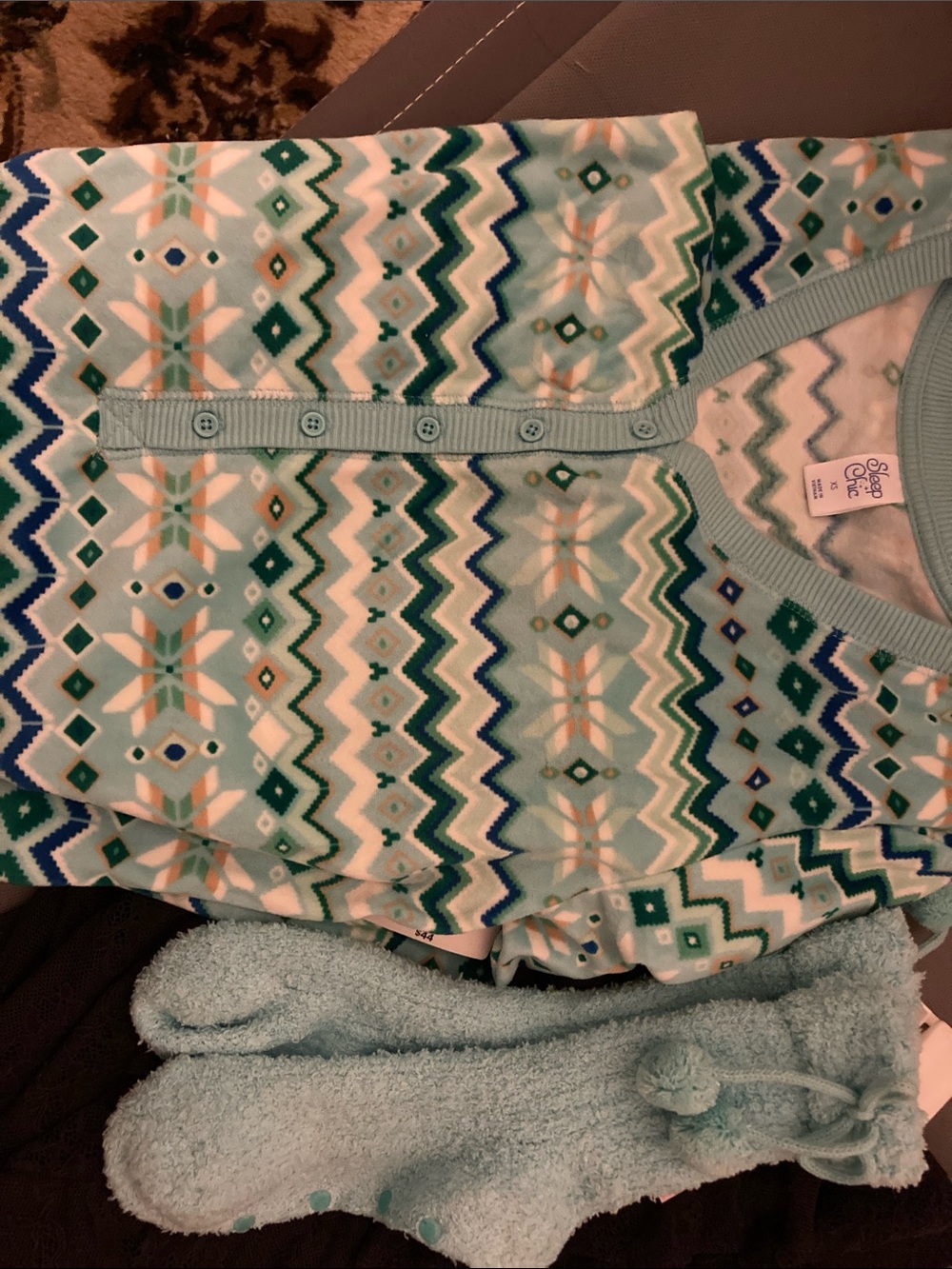Button-Front nightgown with matching Fuzzy Bootie Socks XS NWT